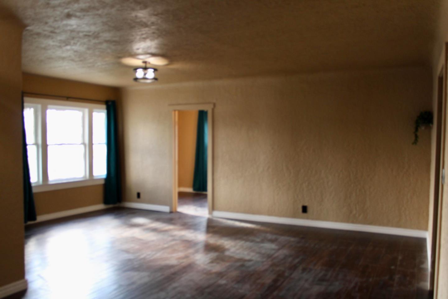 301 E Madera St, Avenal, CA 93204 photo 3