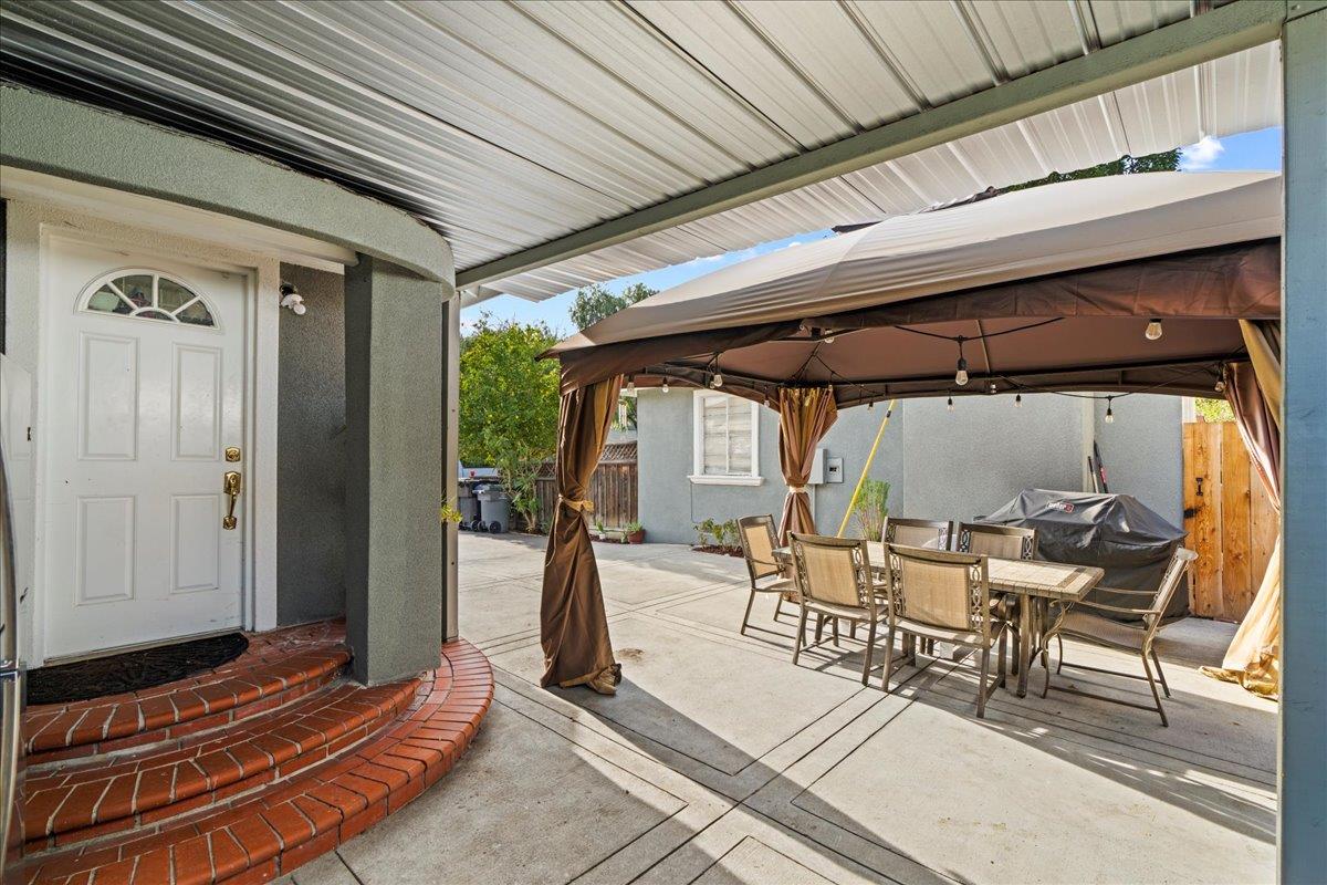 Detail Gallery Image 13 of 20 For 425 Florence St, Sunnyvale,  CA 94086 - 4 Beds | 2 Baths