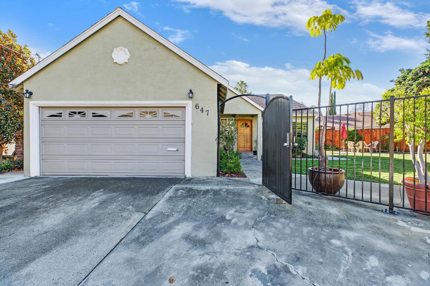 Detail Gallery Image 1 of 1 For 647 Patoma Ct, Fremont,  CA 94536 - 4 Beds | 3 Baths