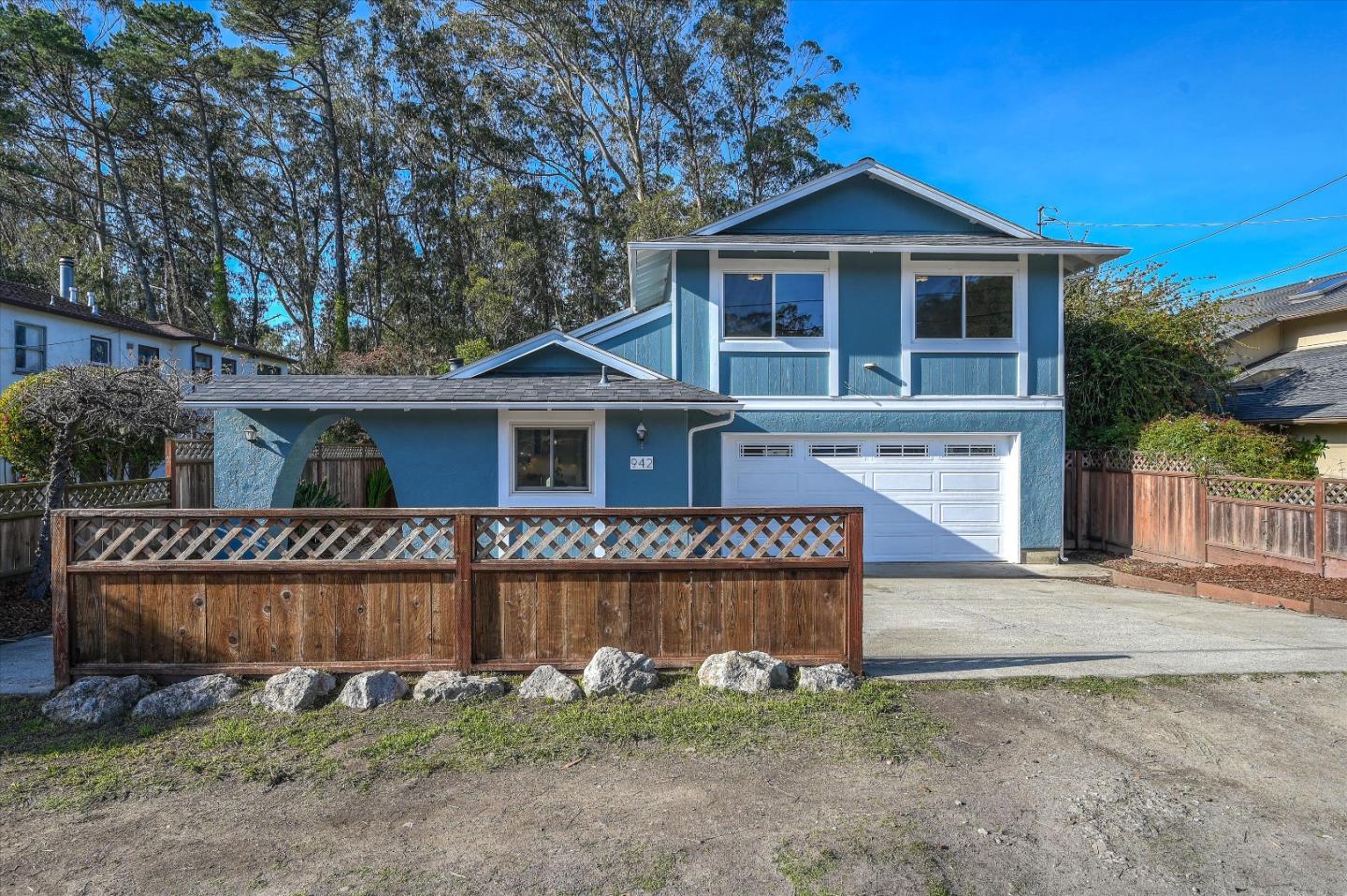 Detail Gallery Image 1 of 1 For 942 Birch St, Montara,  CA 94037 - 3 Beds | 2/1 Baths