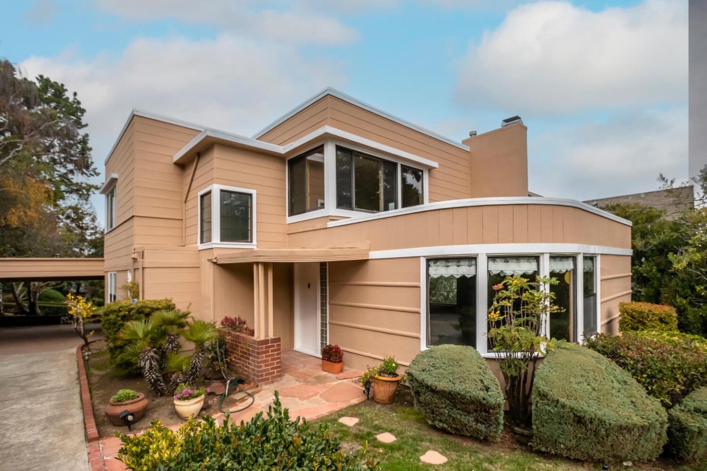 Detail Gallery Image 1 of 1 For 2910 Hillside Dr, Burlingame,  CA 94010 - 3 Beds | 2 Baths