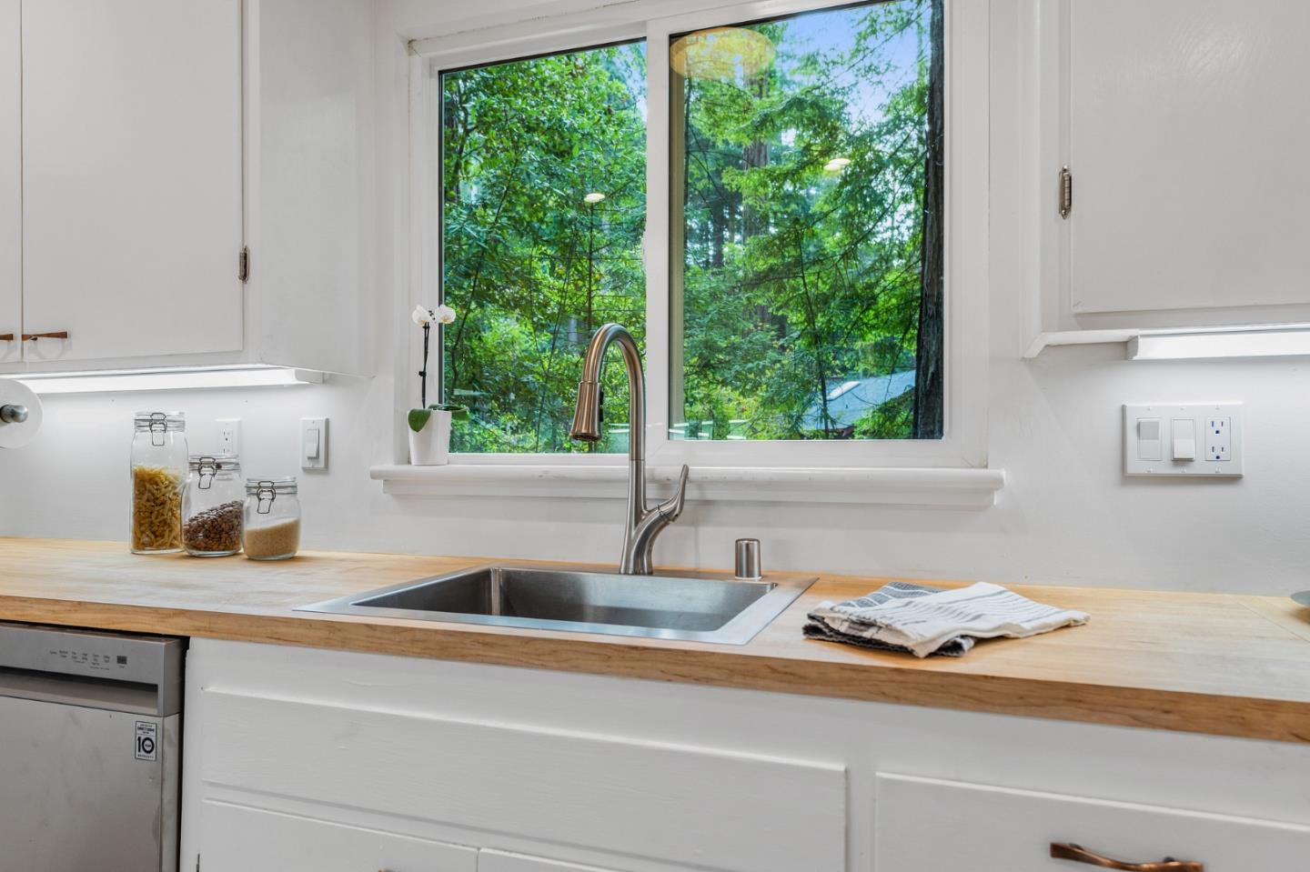 Detail Gallery Image 17 of 46 For 480 Fern Rd, Pescadero,  CA 94060 - 2 Beds | 2 Baths