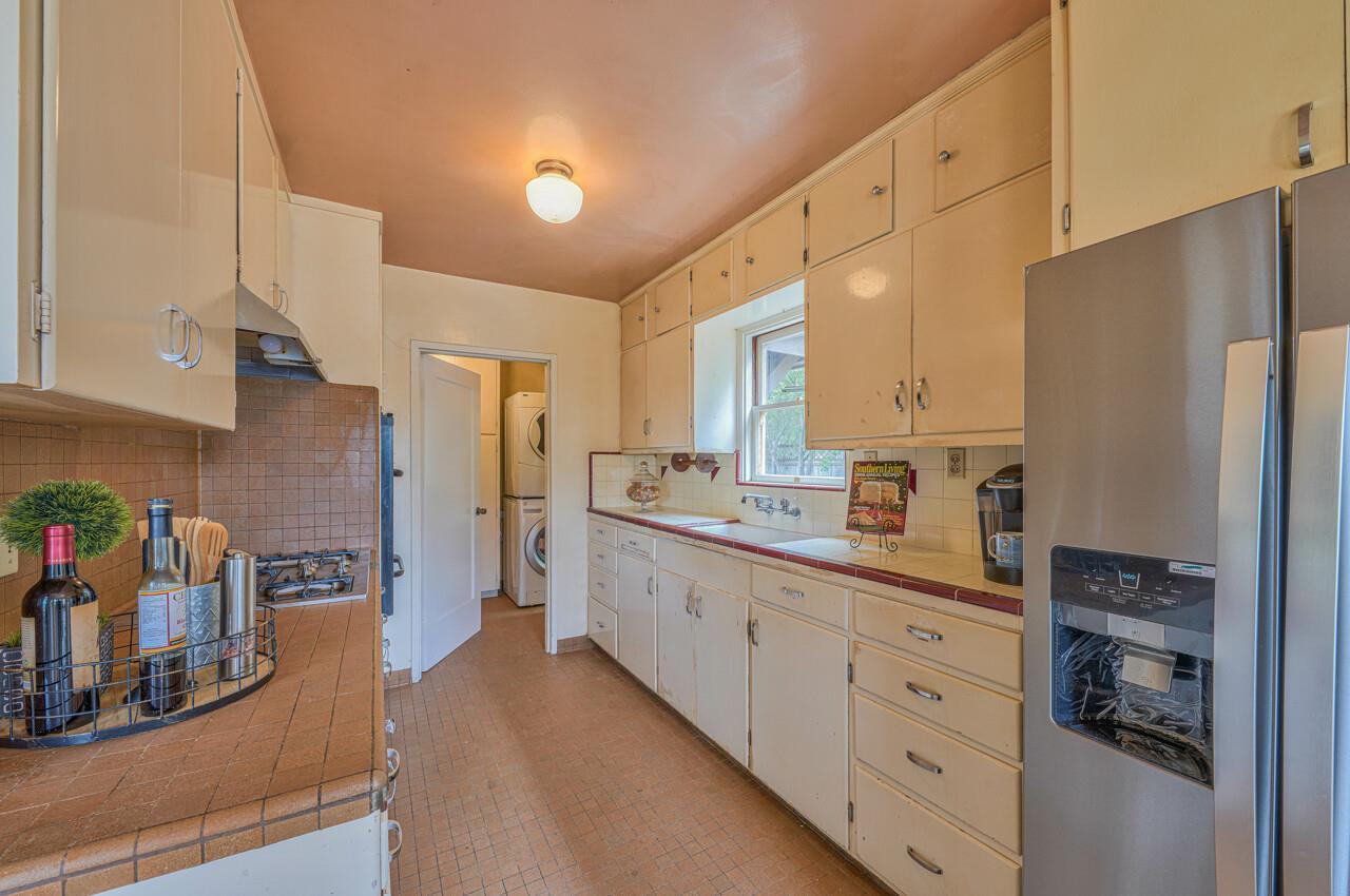 Detail Gallery Image 9 of 37 For 817 Congress Ave, Pacific Grove,  CA 93950 - – Beds | – Baths