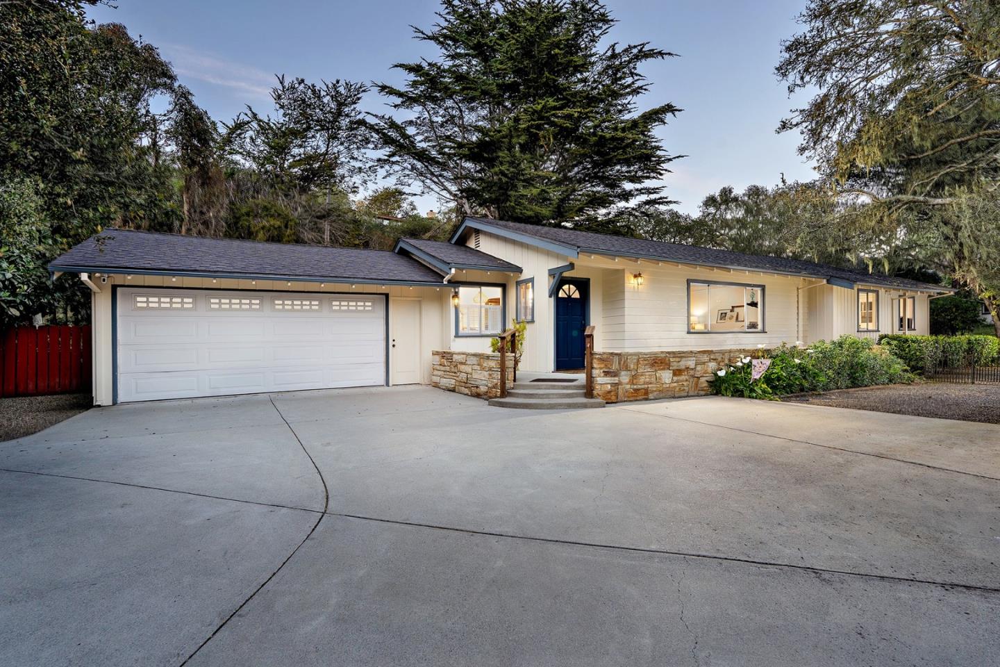 Detail Gallery Image 1 of 1 For 25315 Flanders Dr, Carmel,  CA 93923 - 3 Beds | 2/2 Baths