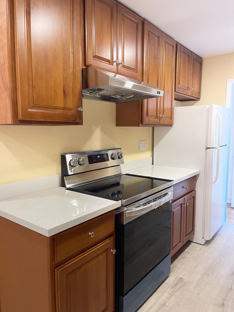 Detail Gallery Image 4 of 23 For 31485 Wheelon Ave, Hayward,  CA 94544 - 3 Beds | 2 Baths