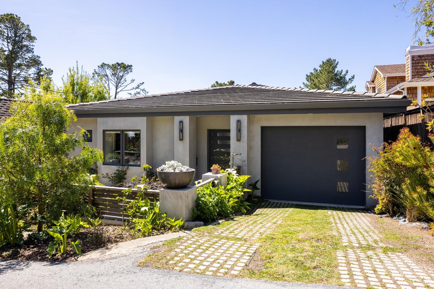 Detail Gallery Image 2 of 23 For 2 Sw Lobos & Valley Way, Carmel,  CA 93921 - 3 Beds | 3 Baths
