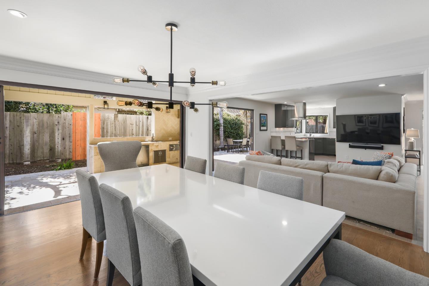 Detail Gallery Image 14 of 41 For 11 Bay Rd, Menlo Park,  CA 94025 - 4 Beds | 3 Baths