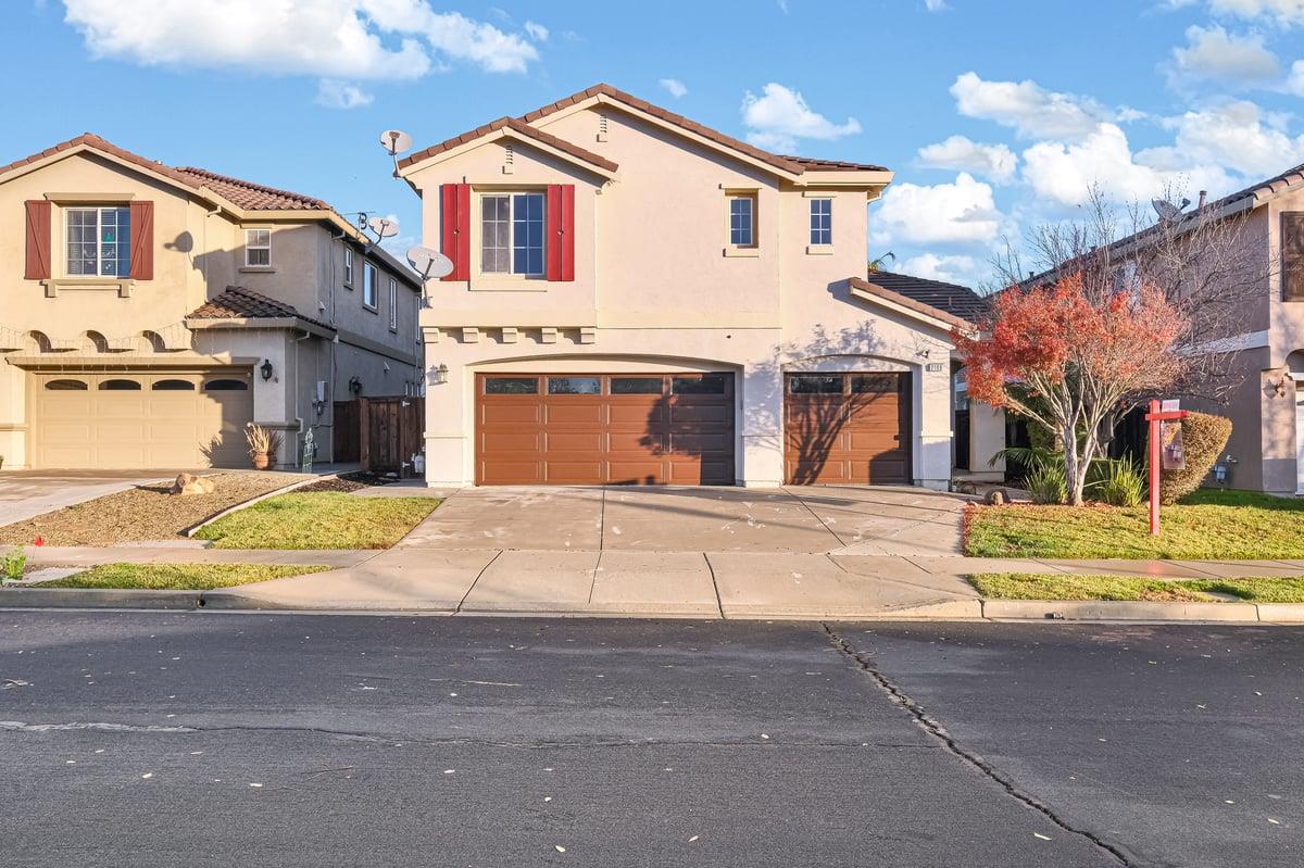 Detail Gallery Image 1 of 40 For 2168 Cristina Way, Brentwood,  CA 94513 - 5 Beds | 3 Baths