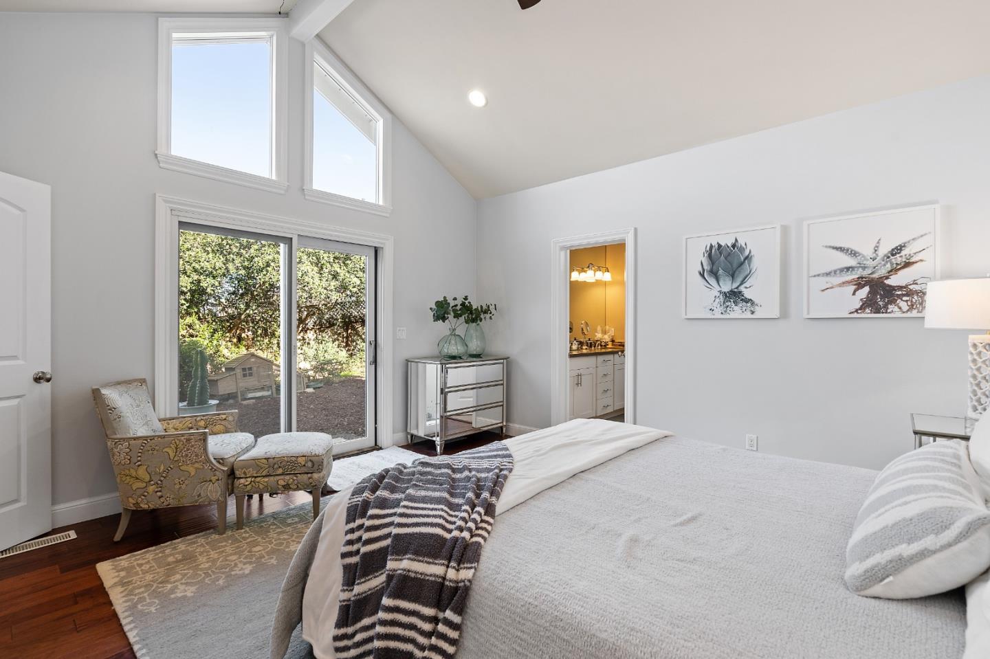 Detail Gallery Image 15 of 31 For 1519 James Ave, Redwood City,  CA 94062 - 4 Beds | 2 Baths