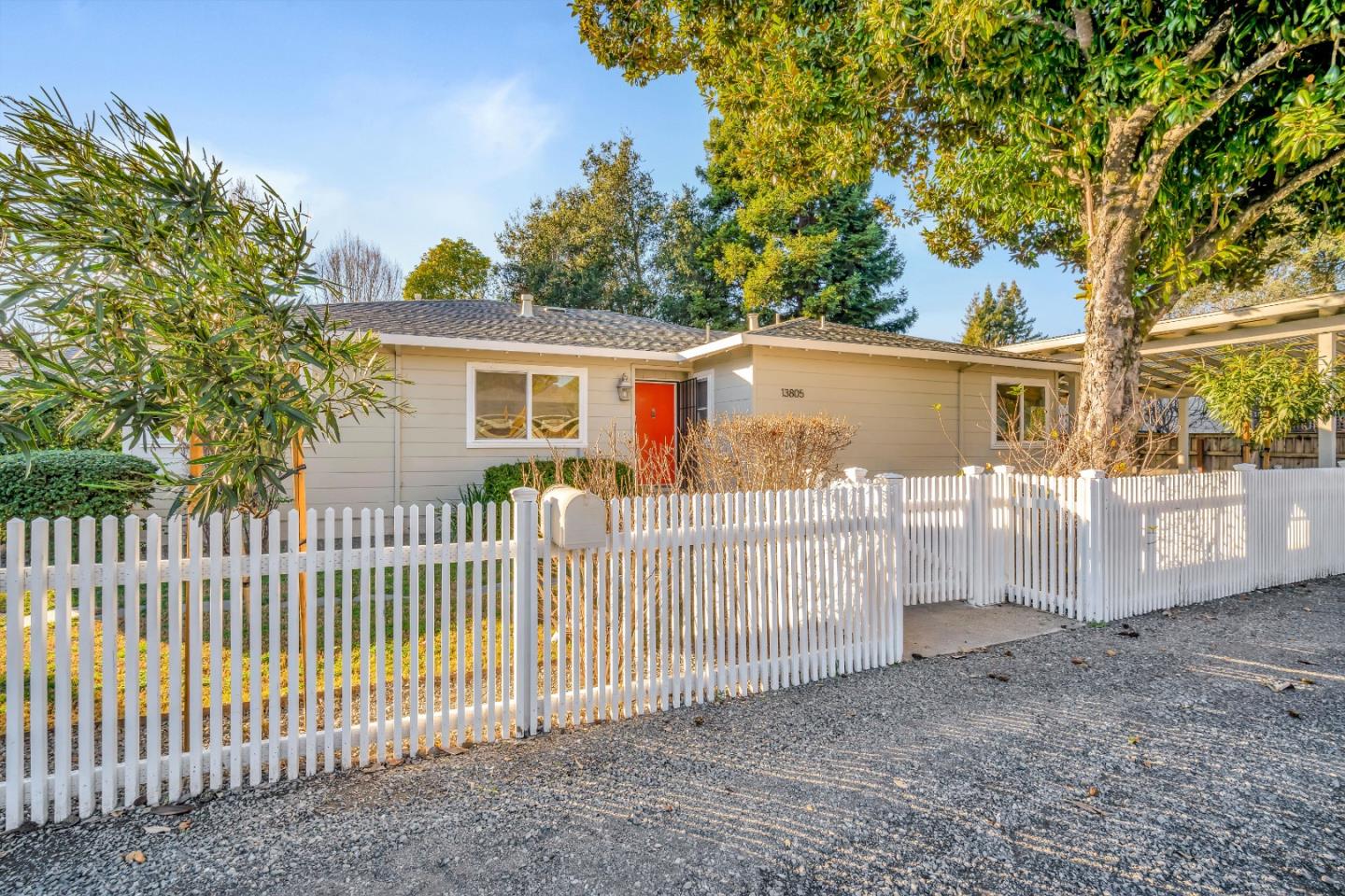 Detail Gallery Image 1 of 1 For 13805 Village Ave, Healdsburg,  CA 95448 - 3 Beds | 2 Baths