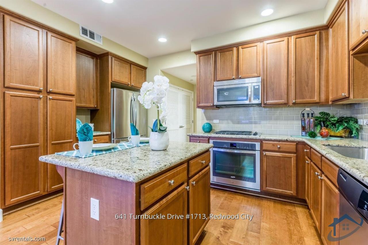 Detail Gallery Image 2 of 15 For 641 Turnbuckle Dr #1713,  Redwood City,  CA 94063 - 2 Beds | 2/1 Baths