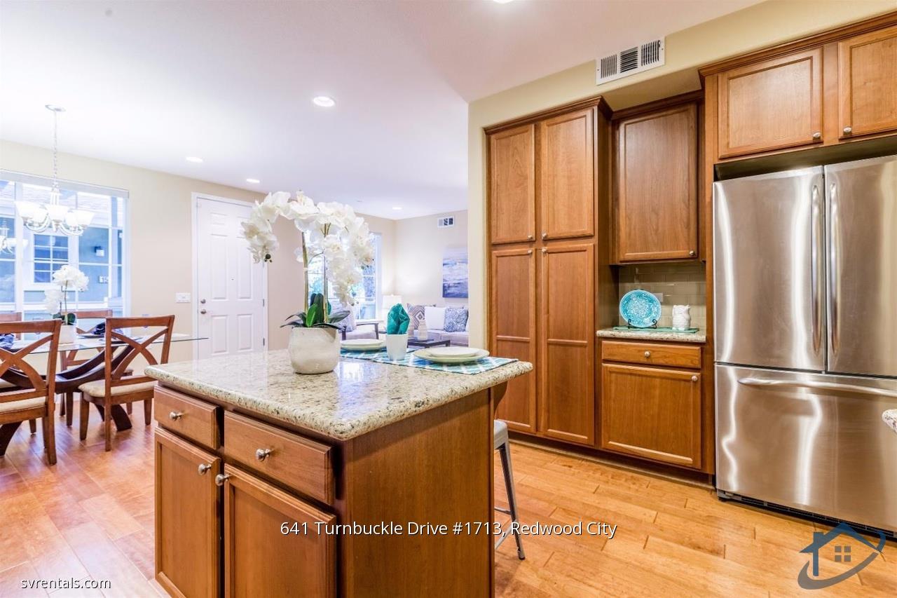 Detail Gallery Image 3 of 15 For 641 Turnbuckle Dr #1713,  Redwood City,  CA 94063 - 2 Beds | 2/1 Baths