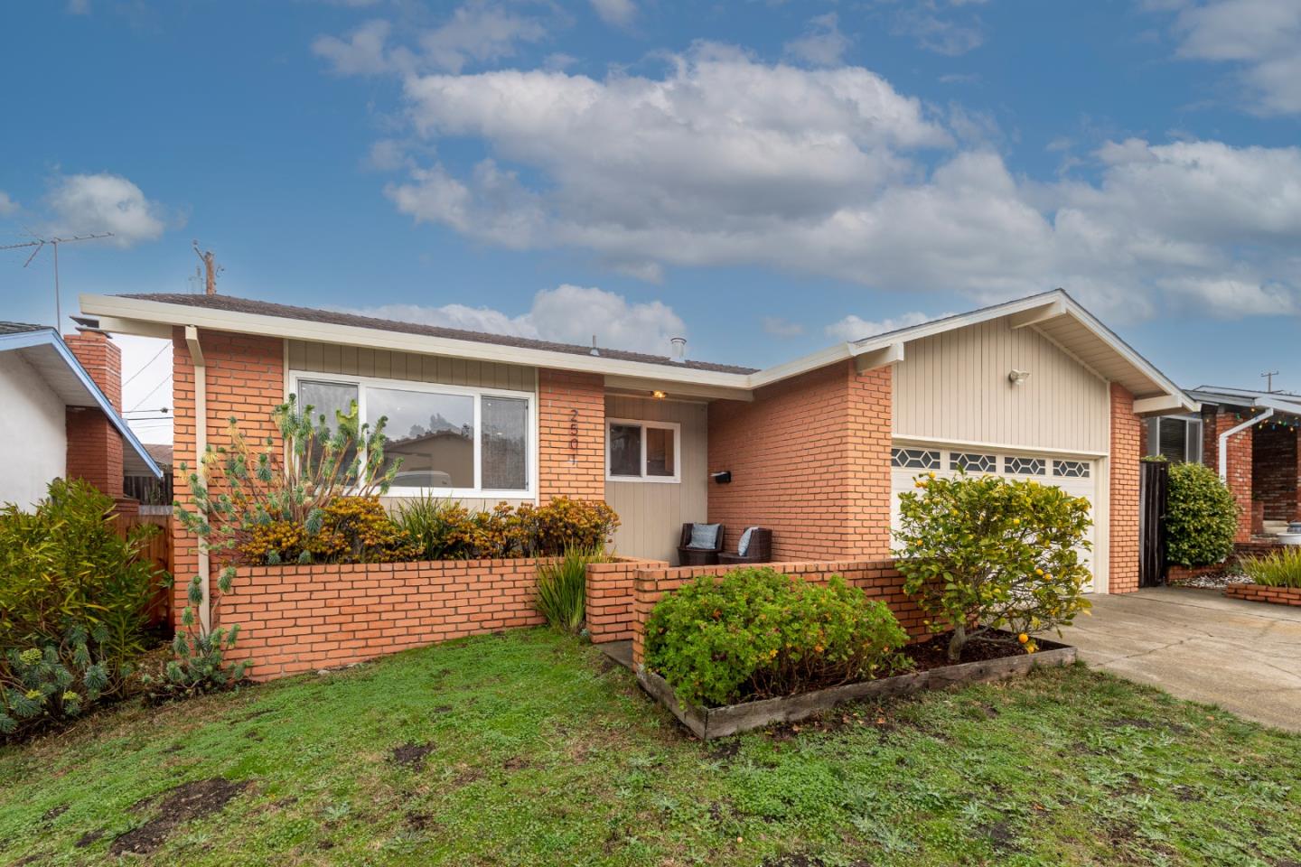 Detail Gallery Image 1 of 1 For 2501 Shannon Dr, South San Francisco,  CA 94080 - 4 Beds | 2 Baths