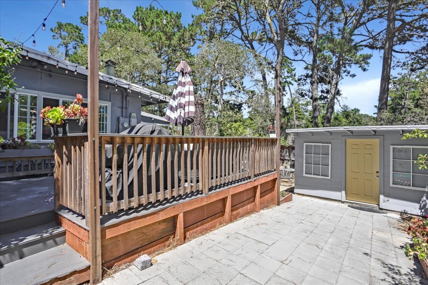 Detail Gallery Image 22 of 27 For 4187 Crest Rd, Pebble Beach,  CA 93953 - 3 Beds | 2 Baths