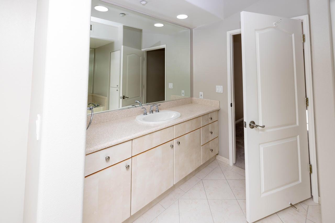Detail Gallery Image 13 of 17 For 130 E San Fernando St #513,  San Jose,  CA 95112 - 2 Beds | 2 Baths