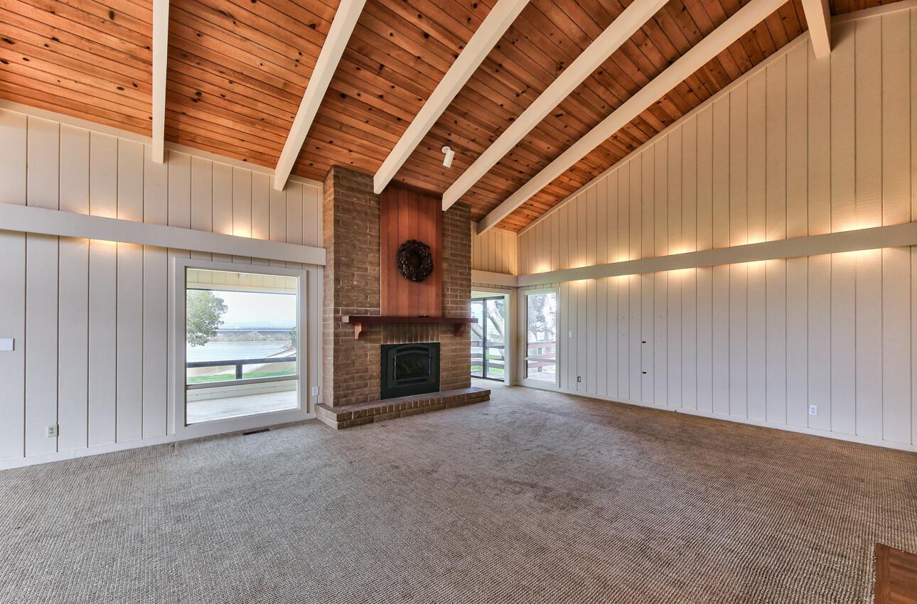 Detail Gallery Image 8 of 43 For 14170 Reservation Rd, Salinas,  CA 93908 - 3 Beds | 3 Baths