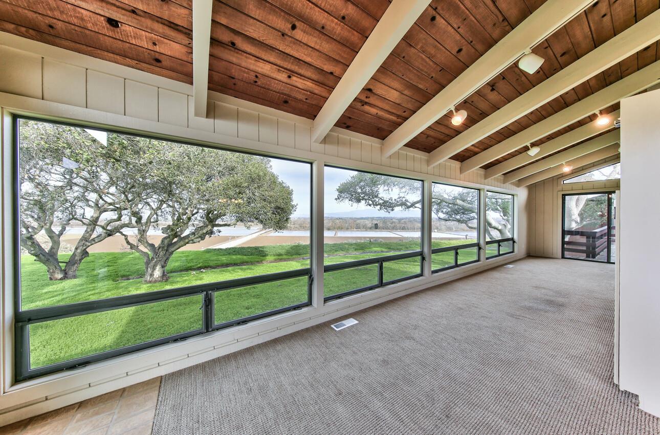 Detail Gallery Image 9 of 43 For 14170 Reservation Rd, Salinas,  CA 93908 - 3 Beds | 3 Baths