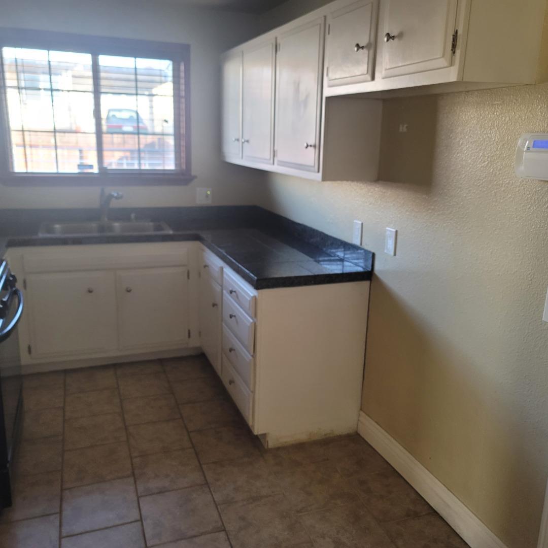 Detail Gallery Image 4 of 15 For 1697 Waring St, Seaside,  CA 93955 - 3 Beds | 1 Baths