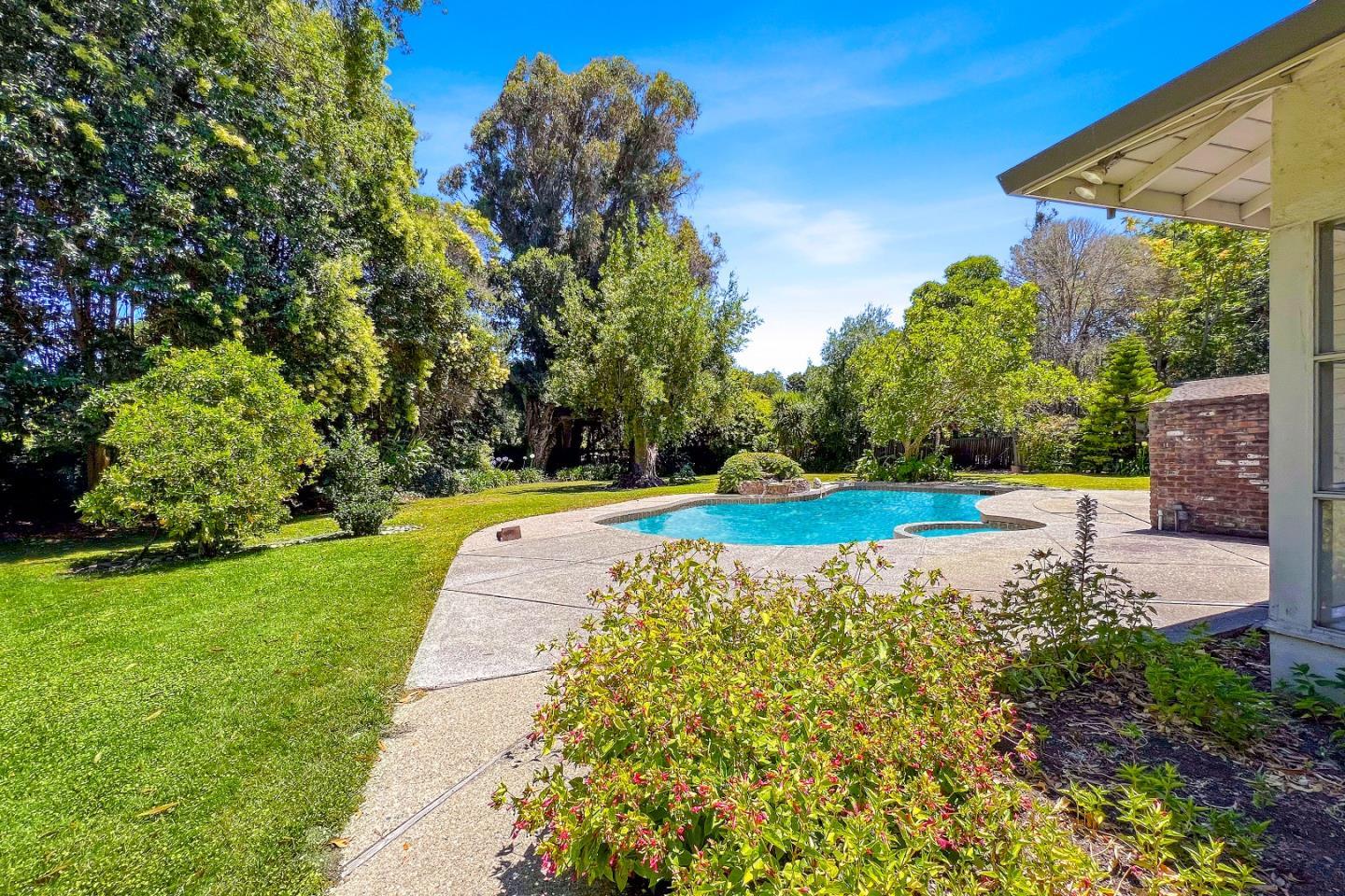 Detail Gallery Image 13 of 21 For 198 James Ave, Atherton,  CA 94027 - 5 Beds | 4 Baths