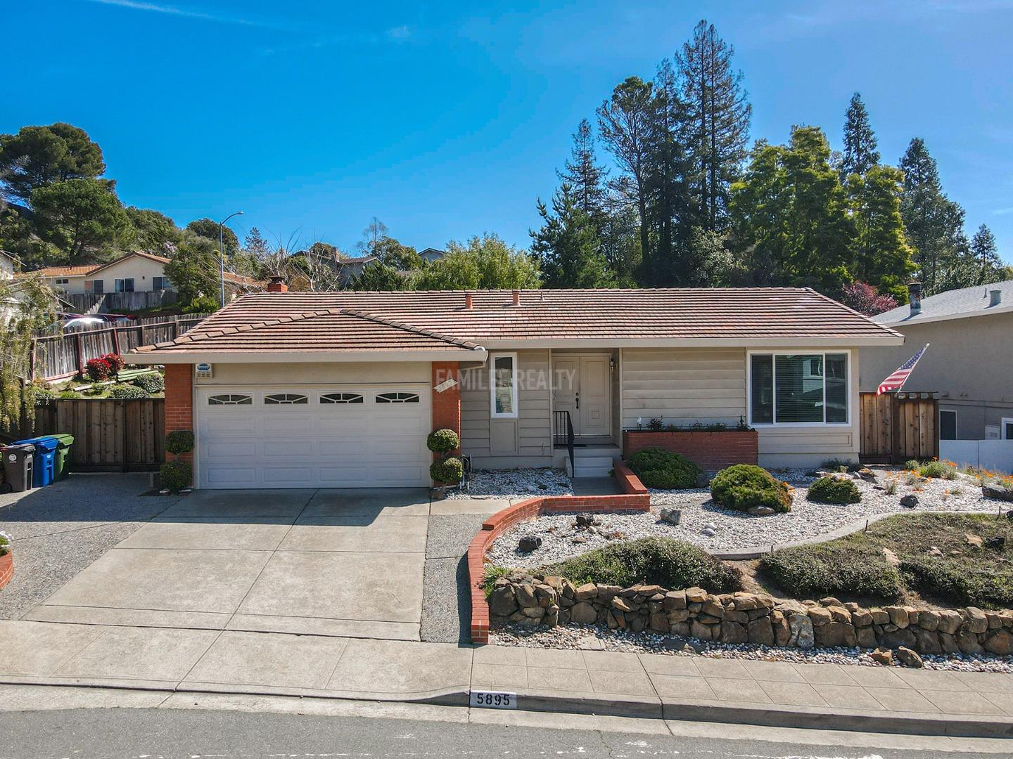 Detail Gallery Image 1 of 1 For 5895 Cold Water Dr, Castro Valley,  CA 94552 - 3 Beds | 2 Baths