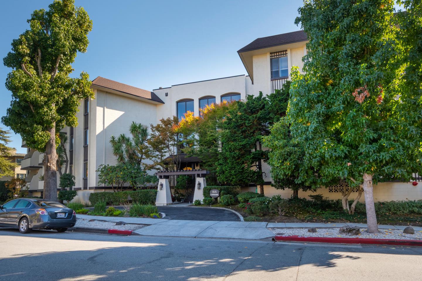 Detail Gallery Image 1 of 1 For 1515 Floribunda Ave #204,  Burlingame,  CA 94010 - 1 Beds | 1 Baths