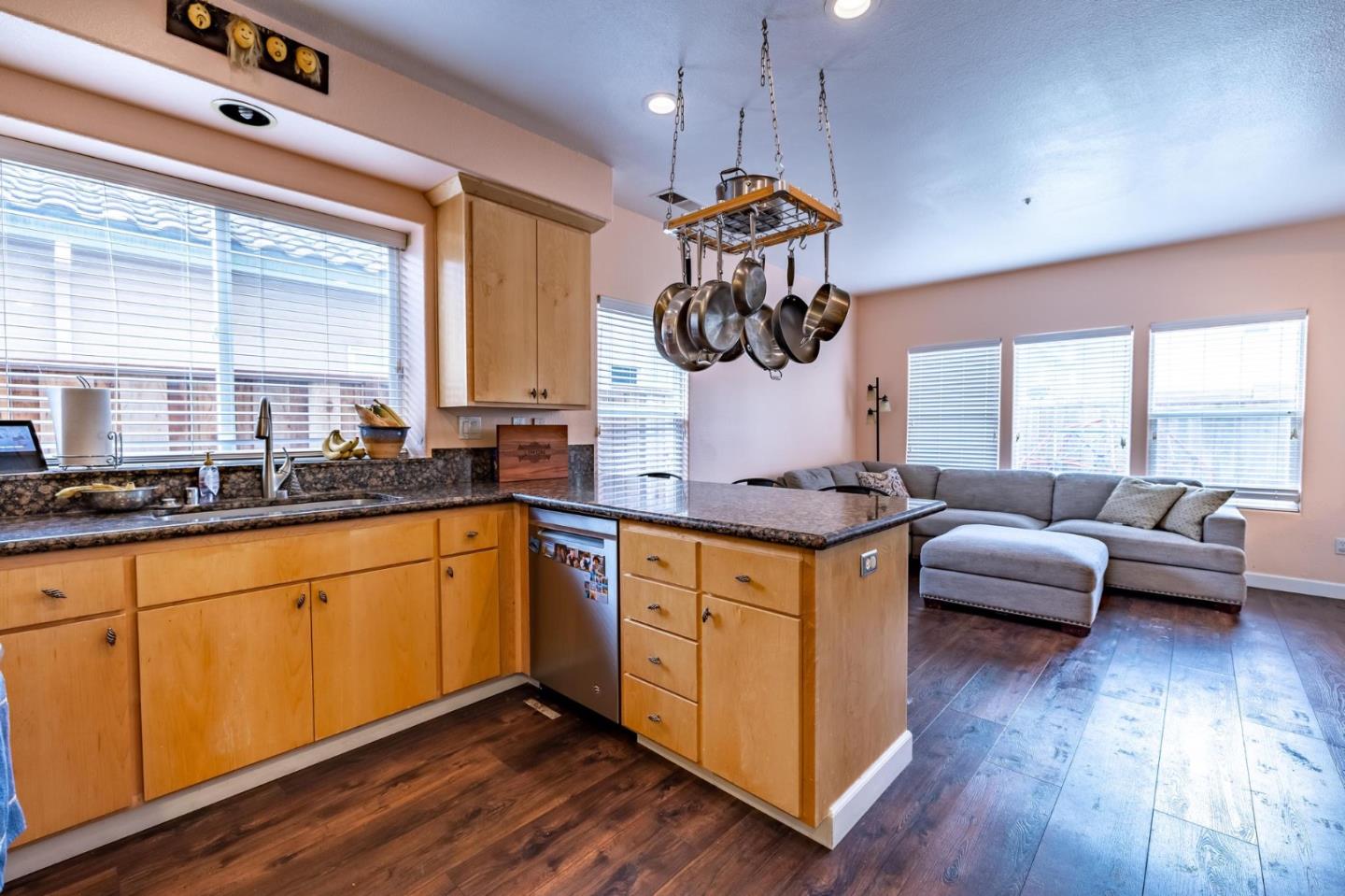 Detail Gallery Image 43 of 50 For 1737 Great Island St, Salinas,  CA 93906 - 5 Beds | 2/1 Baths