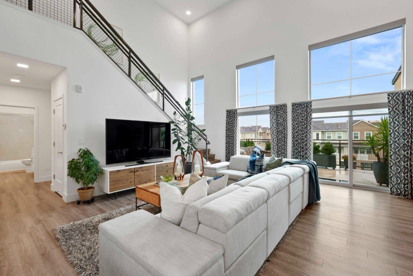 Detail Gallery Image 1 of 33 For 17590 Depot St #306,  Morgan Hill,  CA 95037 - 3 Beds | 2 Baths
