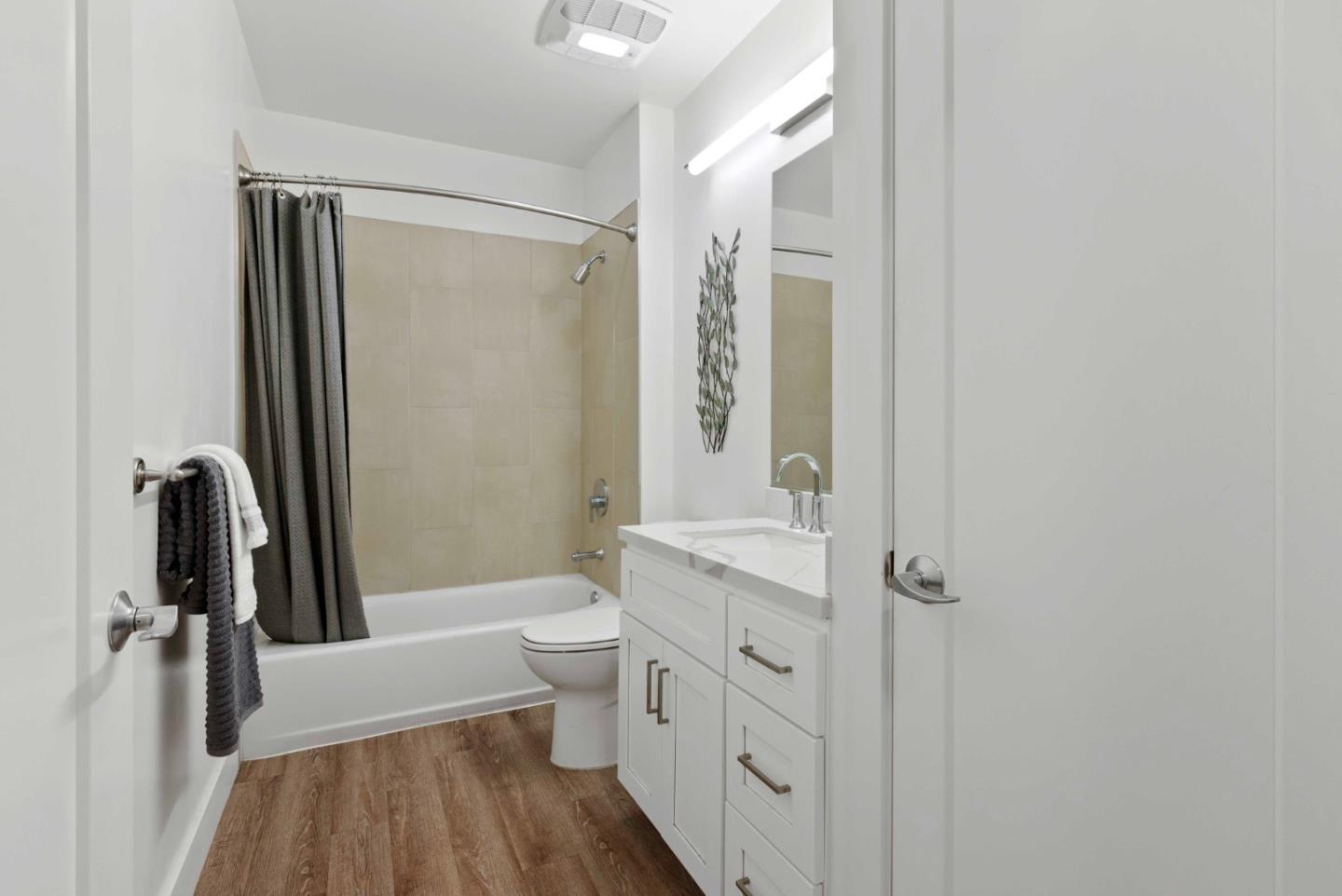 Detail Gallery Image 12 of 33 For 17590 Depot St #306,  Morgan Hill,  CA 95037 - 3 Beds | 2 Baths