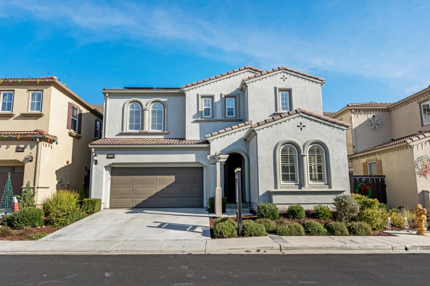 Detail Gallery Image 1 of 1 For 29864 Cantera Dr, Hayward,  CA 94544 - 4 Beds | 3 Baths