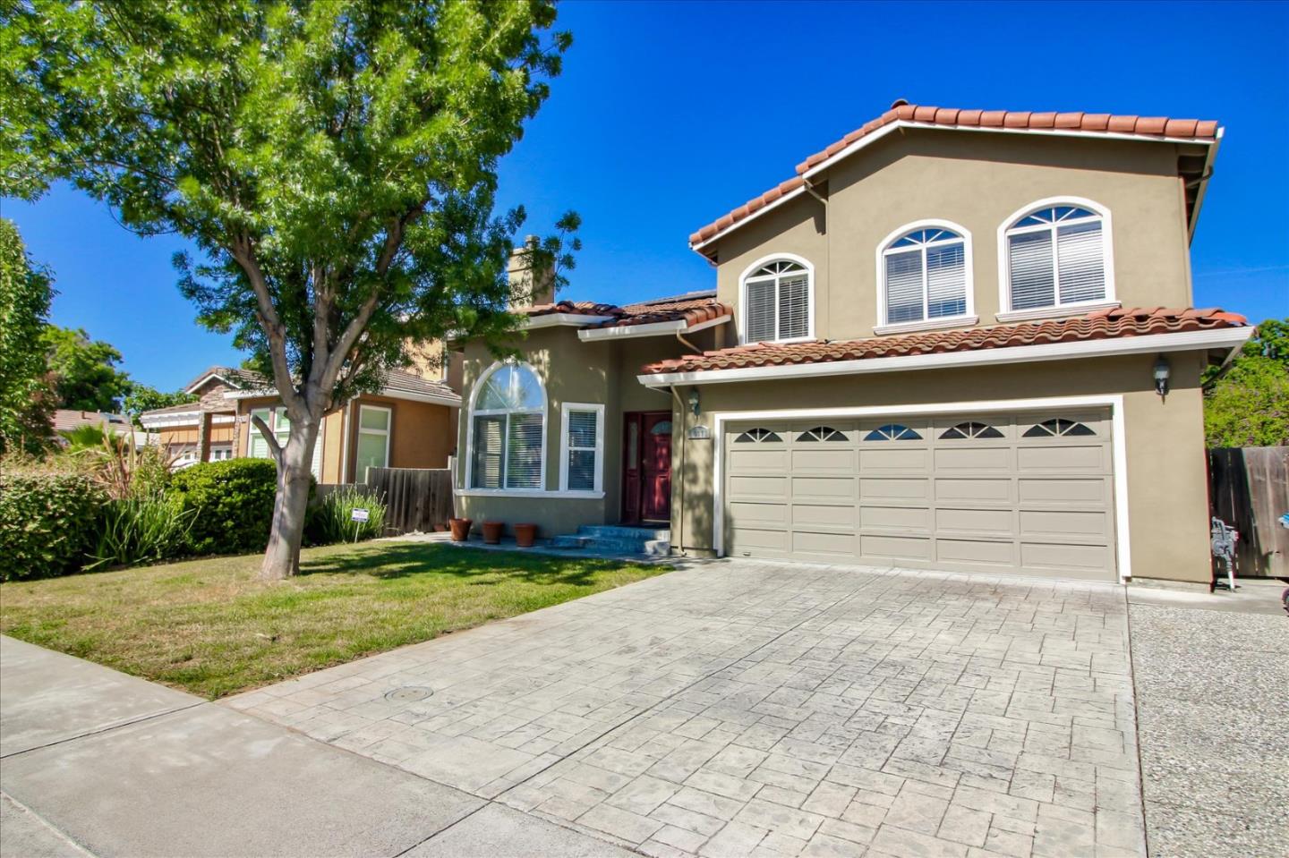 Detail Gallery Image 2 of 43 For 10373 Menhart Ln, Cupertino,  CA 95014 - 5 Beds | 4/1 Baths