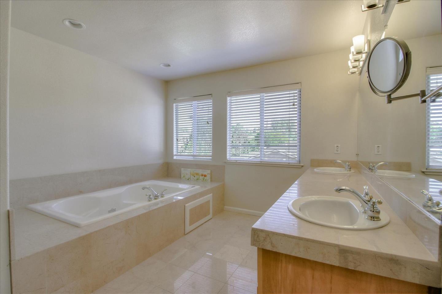 Detail Gallery Image 39 of 43 For 10373 Menhart Ln, Cupertino,  CA 95014 - 5 Beds | 4/1 Baths