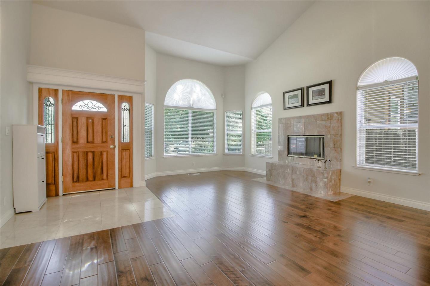 Detail Gallery Image 5 of 43 For 10373 Menhart Ln, Cupertino,  CA 95014 - 5 Beds | 4/1 Baths