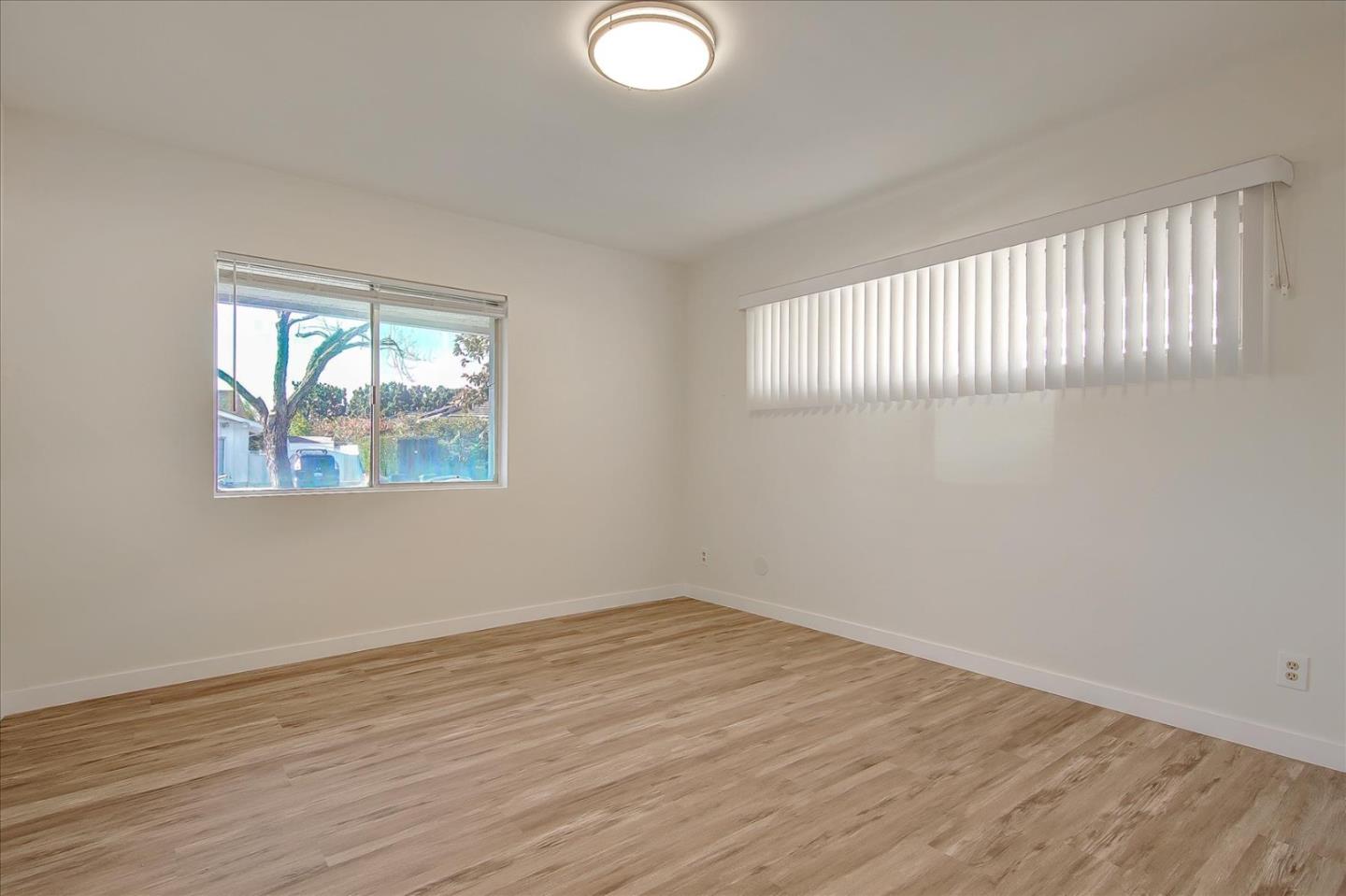 Detail Gallery Image 26 of 35 For 10122 Wystone Ave, Northridge,  CA 91324 - 4 Beds | 3 Baths