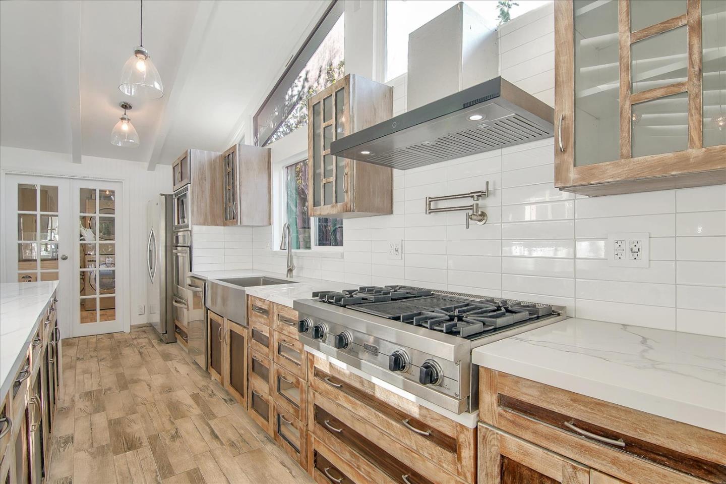 Detail Gallery Image 16 of 45 For 6513 Corbin Ave, Woodland Hills,  CA 91367 - 5 Beds | 4 Baths