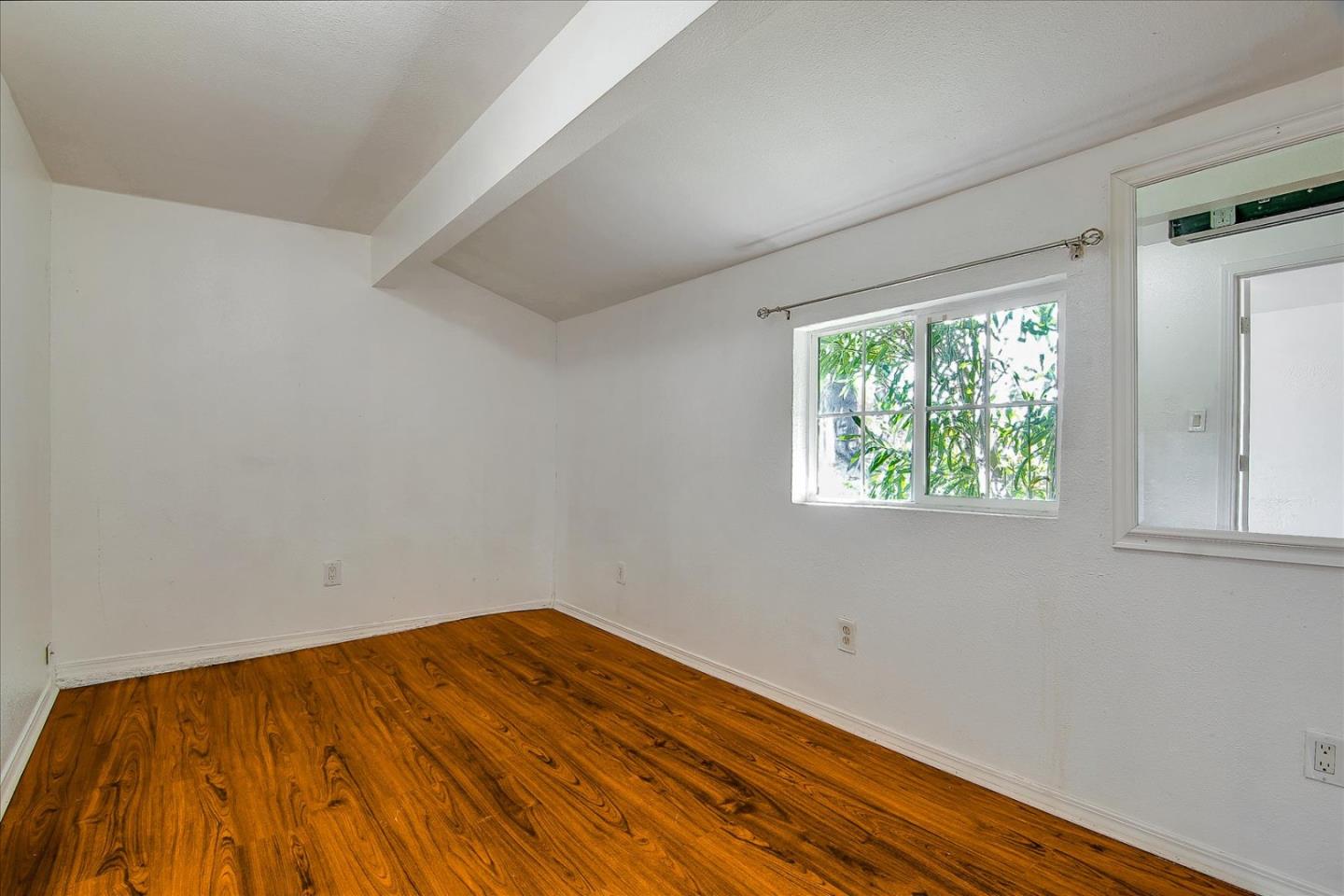 Detail Gallery Image 26 of 45 For 6513 Corbin Ave, Woodland Hills,  CA 91367 - 5 Beds | 4 Baths