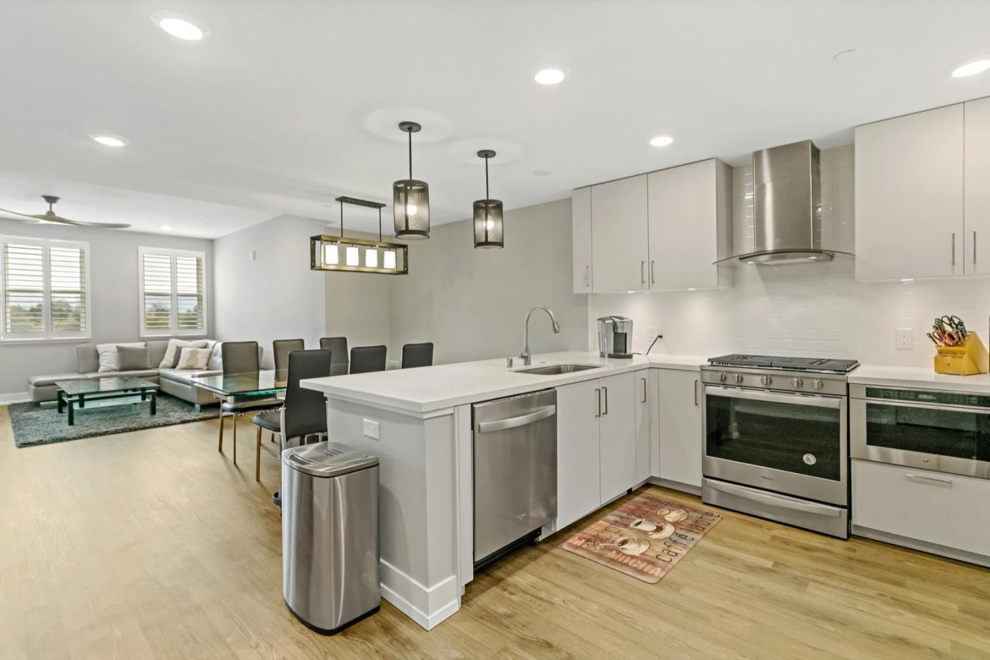 Detail Gallery Image 16 of 62 For 1048 Monroe St #321,  Santa Clara,  CA 95050 - 4 Beds | 2/1 Baths