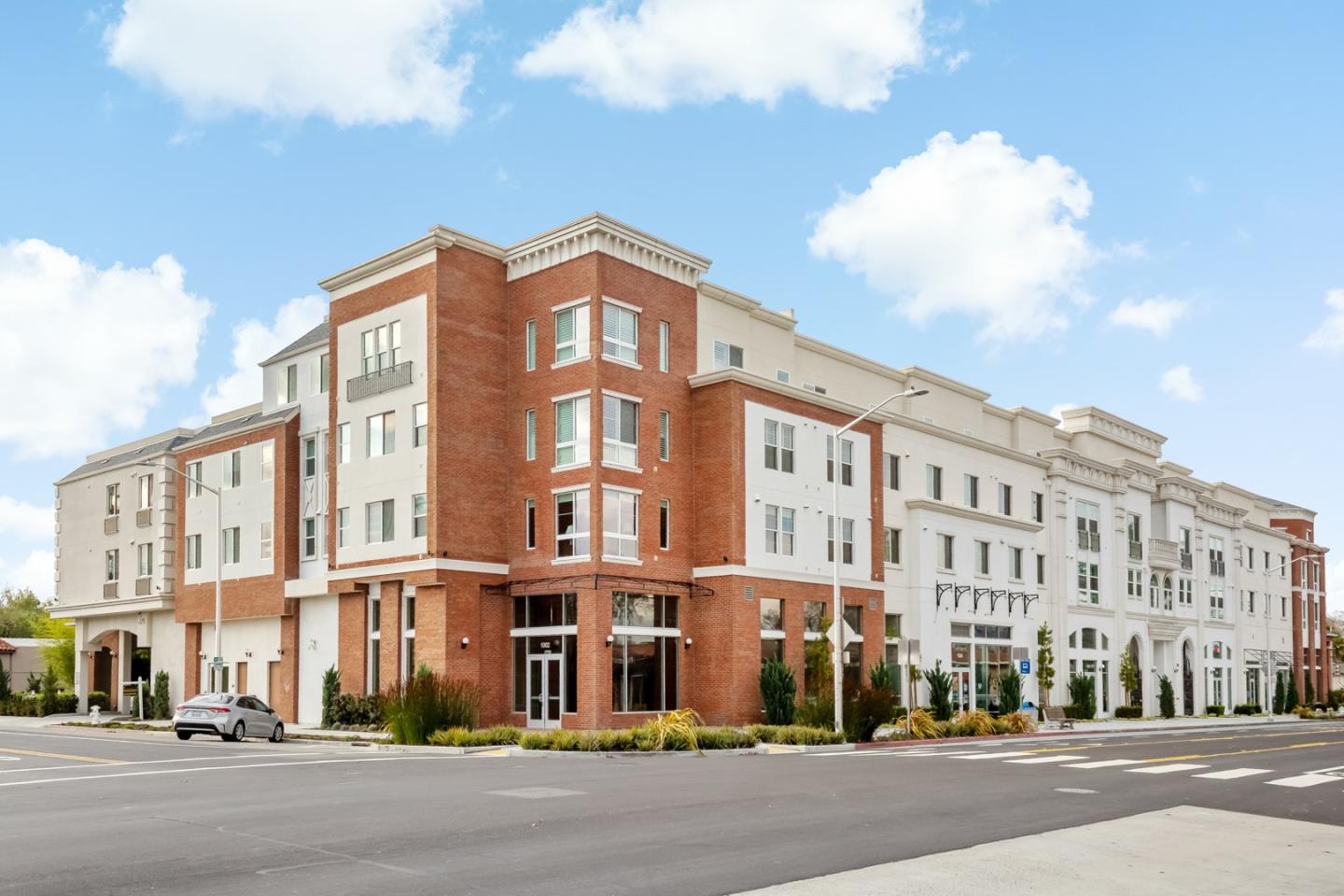 Detail Gallery Image 4 of 62 For 1048 Monroe St #321,  Santa Clara,  CA 95050 - 4 Beds | 2/1 Baths