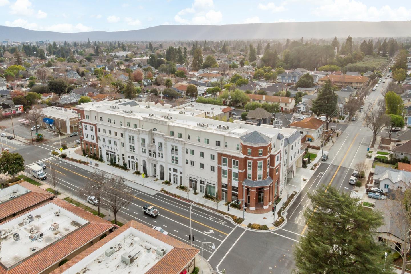Detail Gallery Image 7 of 62 For 1048 Monroe St #321,  Santa Clara,  CA 95050 - 4 Beds | 2/1 Baths
