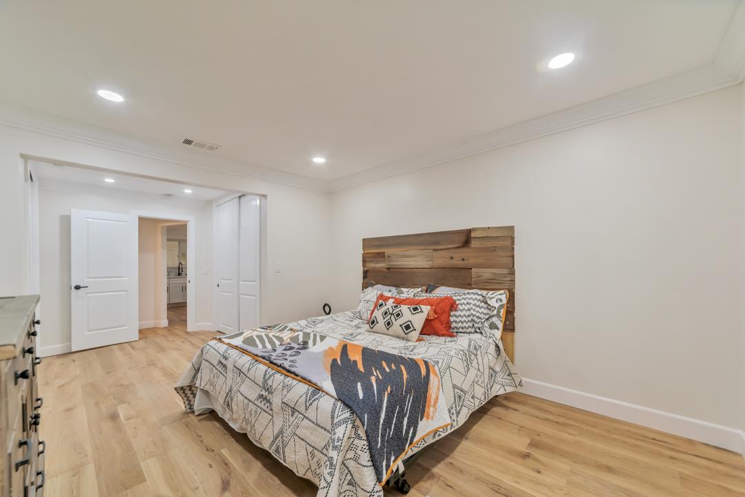 Detail Gallery Image 15 of 17 For 54 W Reed St, San Jose,  CA 95110 - 2 Beds | 2 Baths