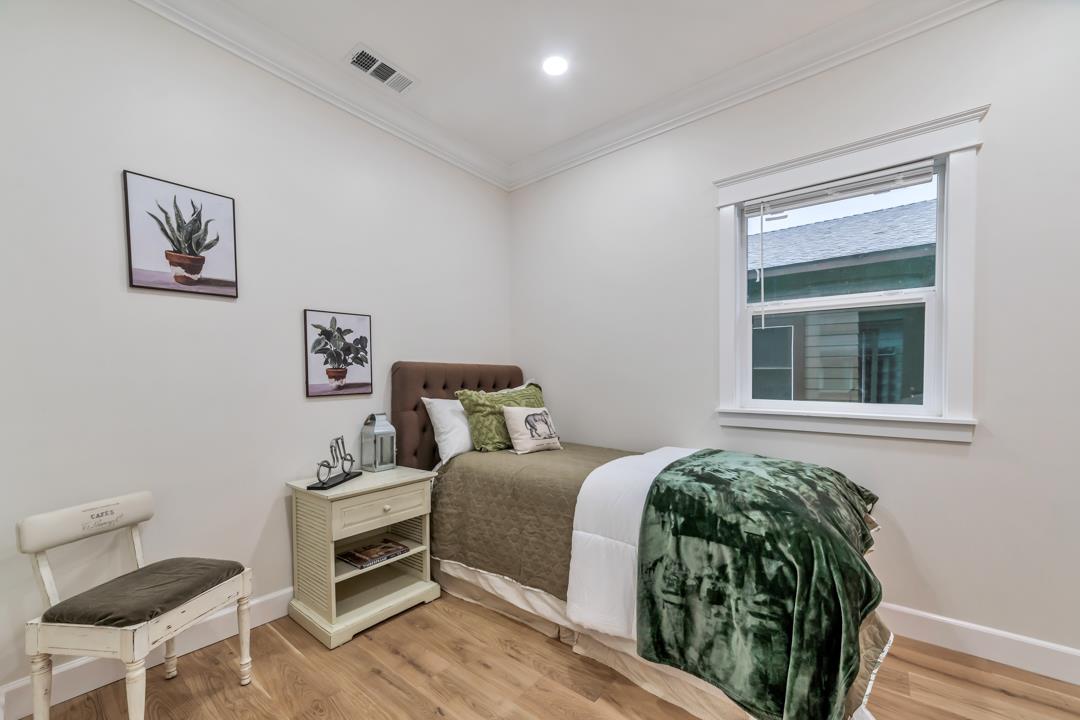 Detail Gallery Image 12 of 27 For 62 W Reed St, San Jose,  CA 95110 - 3 Beds | 2 Baths