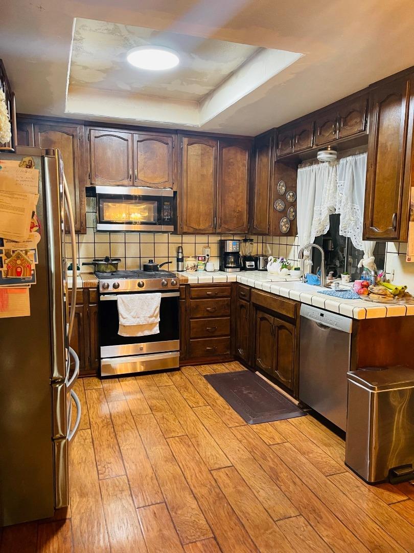 Detail Gallery Image 4 of 10 For 965 Steele Ave, Gustine,  CA 95322 - 3 Beds | 2 Baths