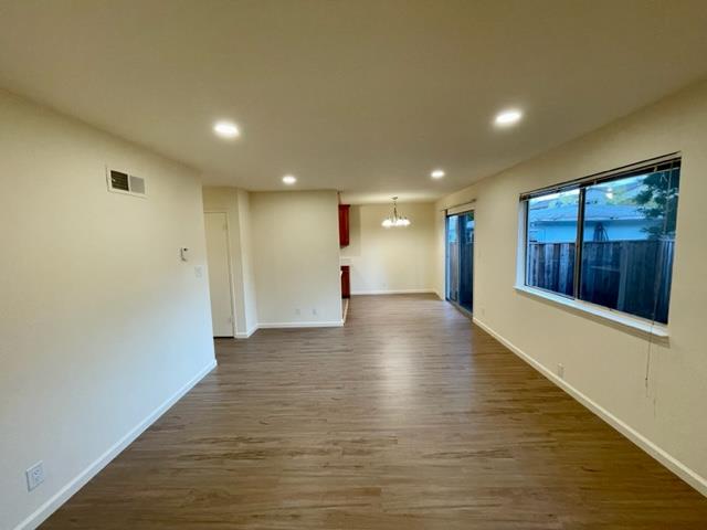 Detail Gallery Image 8 of 13 For 150 Rinconada Ave, Palo Alto,  CA 94301 - 2 Beds | 1 Baths