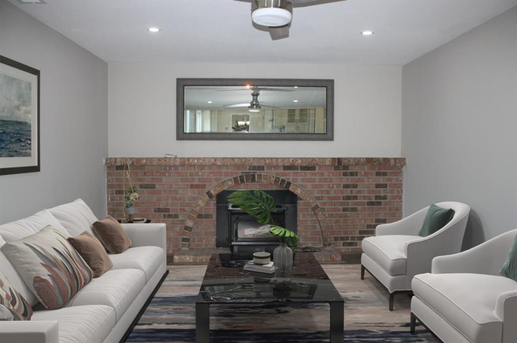 Detail Gallery Image 10 of 16 For 4856 Birmingham Dr, San Jose,  CA 95136 - 4 Beds | 2/1 Baths