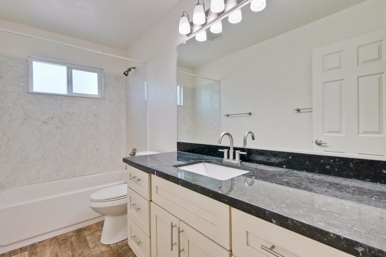 Detail Gallery Image 12 of 37 For 173 Higdon Ave #UNIT 2,  Mountain View,  CA 94041 - 2 Beds | 1/1 Baths