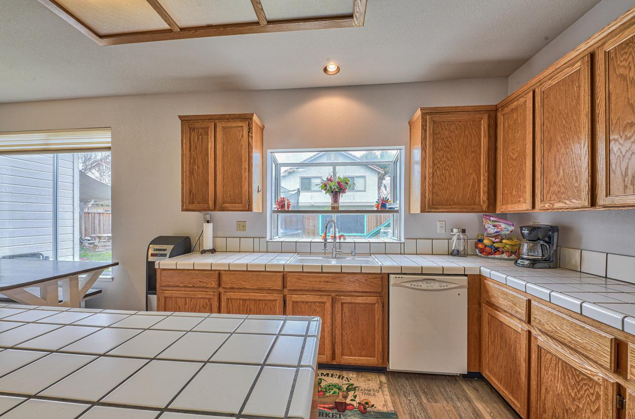 1171 Rockhaven Ct, Monterey County, CA 93906 photo 8