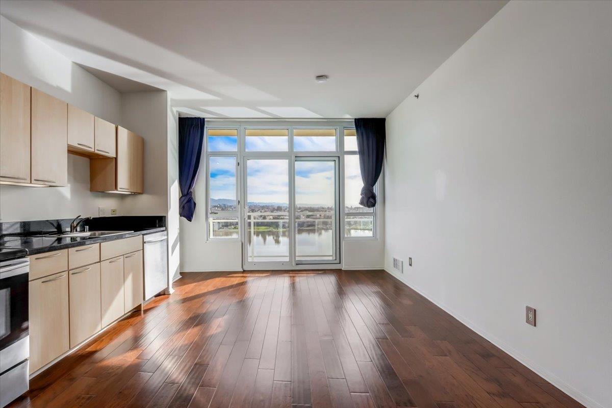 Detail Gallery Image 14 of 34 For 1 Lakeside Dr #1606,  Oakland,  CA 94612 - 1 Beds | 1 Baths
