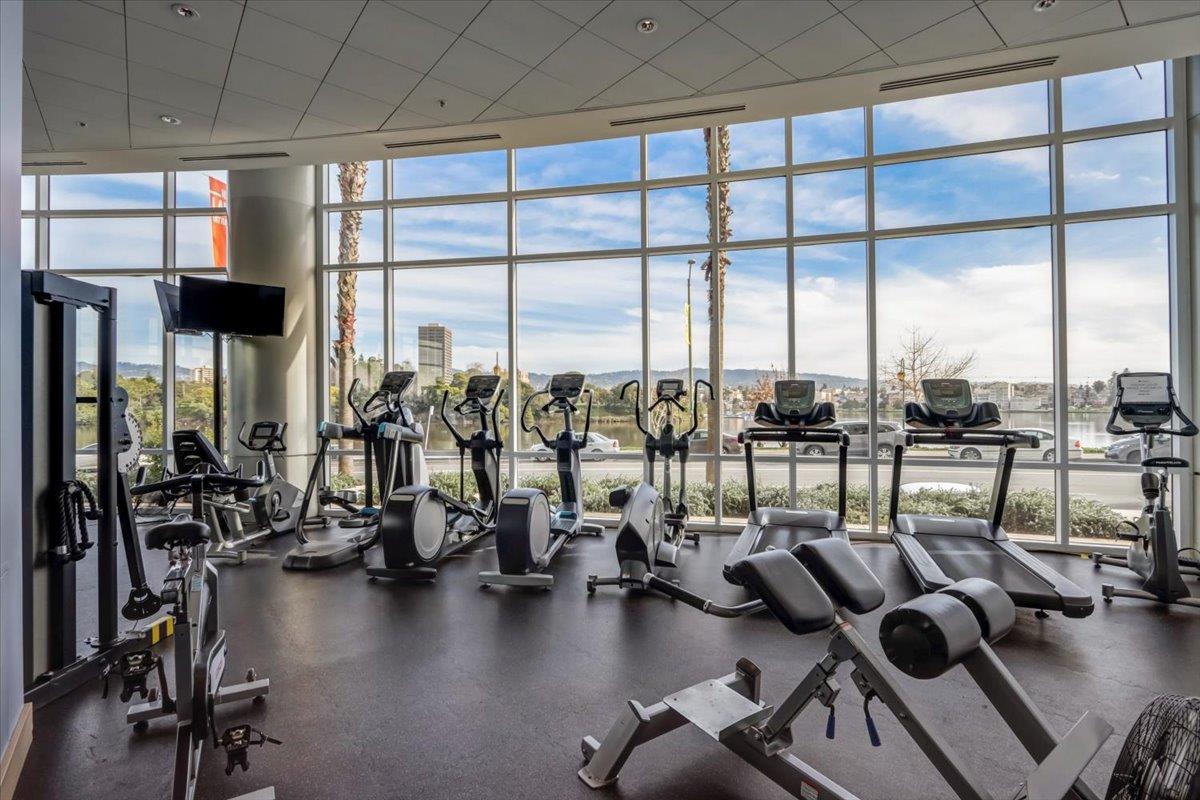 Detail Gallery Image 22 of 34 For 1 Lakeside Dr #1606,  Oakland,  CA 94612 - 1 Beds | 1 Baths