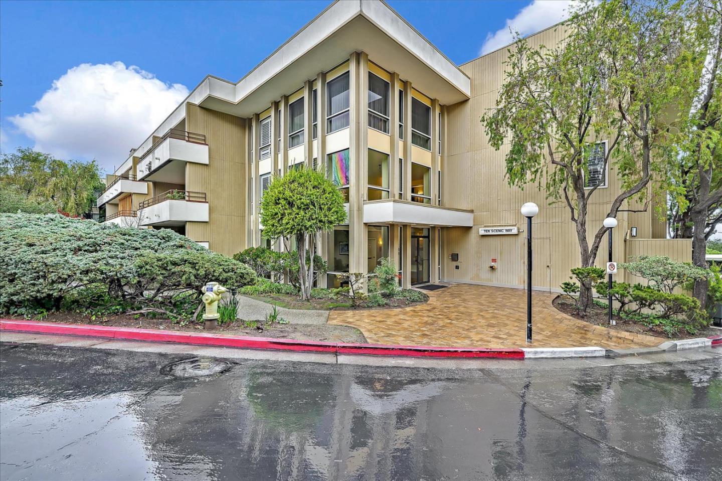 Detail Gallery Image 1 of 22 For 10 Scenic Way #317,  San Mateo,  CA 94403 - 2 Beds | 2 Baths