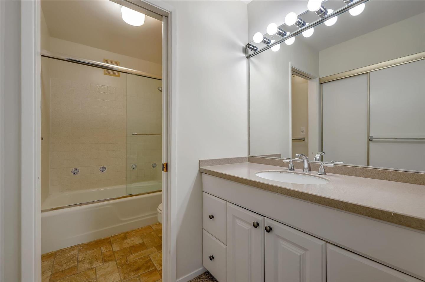 Detail Gallery Image 19 of 22 For 10 Scenic Way #317,  San Mateo,  CA 94403 - 2 Beds | 2 Baths