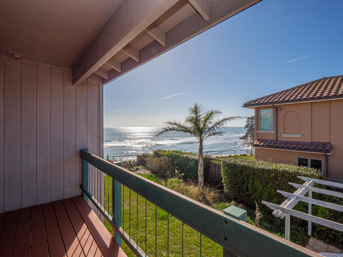Detail Gallery Image 12 of 66 For 4360 Opal Cliff Dr, Santa Cruz,  CA 95062 - 3 Beds | 2 Baths